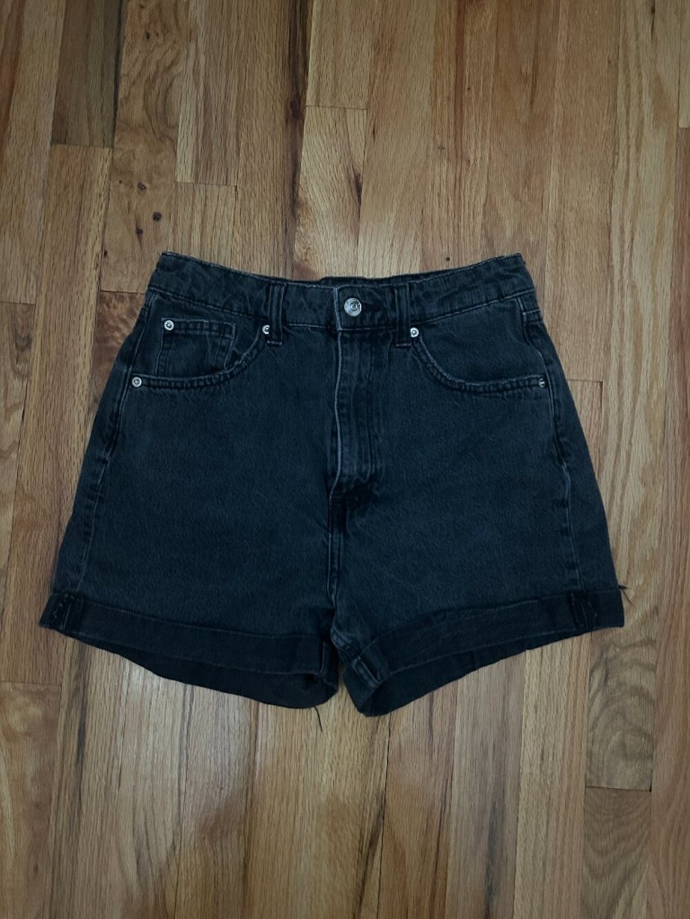 H&M Divided Black High Rise Denim Shorts Size 4